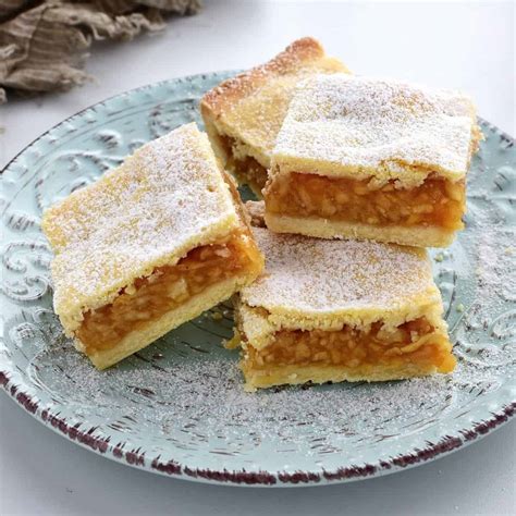 Jablečný koláč s omáčkou z calvadosu